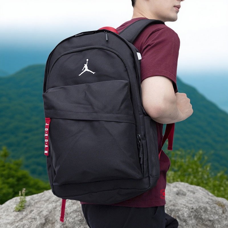 拉链主袋，两侧水壶袋