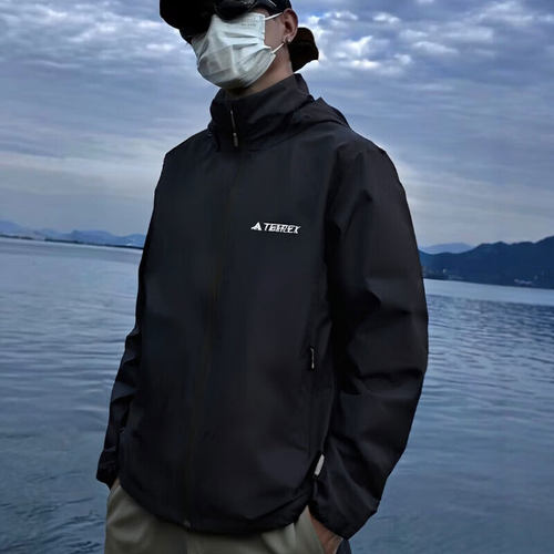 阿迪达斯梭织高领连帽夹克男装2026新款CLIMAPROOF运动外套JM8692