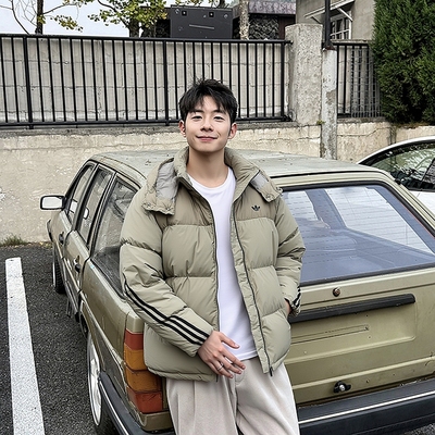 阿迪达斯三叶草男装羽绒服25冬季新款保暖连帽面包服厚外套KC2563