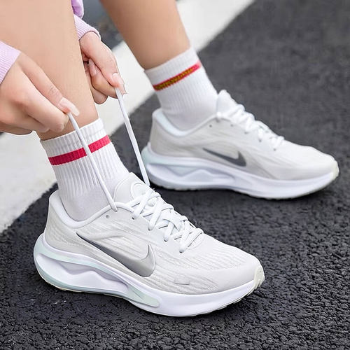 NIKE耐克女鞋跑步鞋2026秋季新款健身训练鞋公路运动鞋FJ7765-122