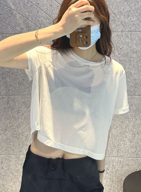 NIKE耐克短袖T恤女装冬季运动服网面透气跑步短款白色上衣FN4118