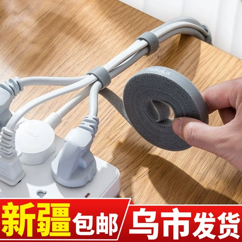 Система хранения, стяжки (хомуты), зарядный кабель на липучке, ноутбук, ремень, фиксаторы в комплекте