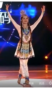 古丽米娜铃铛舞演出服定做