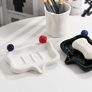 创意多巴胺陶瓷皂盒简约台面沥水收纳香皂盒原创新款免打孔皂碟