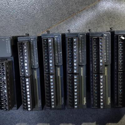 TM3DQ16R TM3DI8 TM3DQ8U TM200C16R/C16T/C16U  PLC