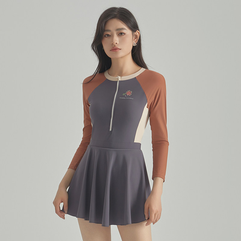 连体裙式泳衣女士2025年新款爆款长袖防晒游泳衣