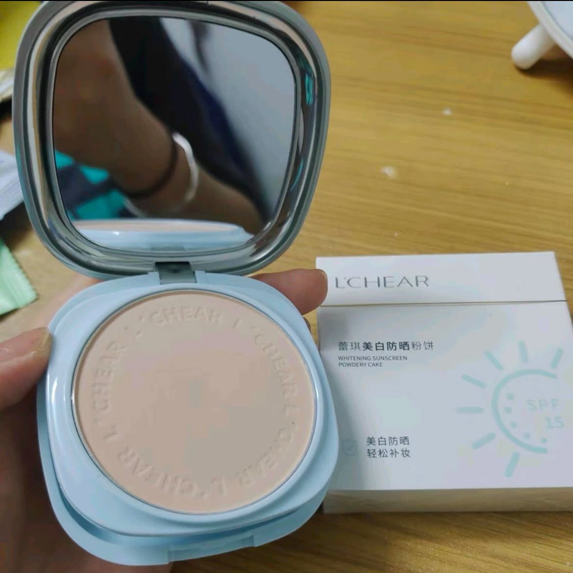 夏季热销国货美白防晒粉饼15倍控油定妆持久不脱妆肤色素颜补妆