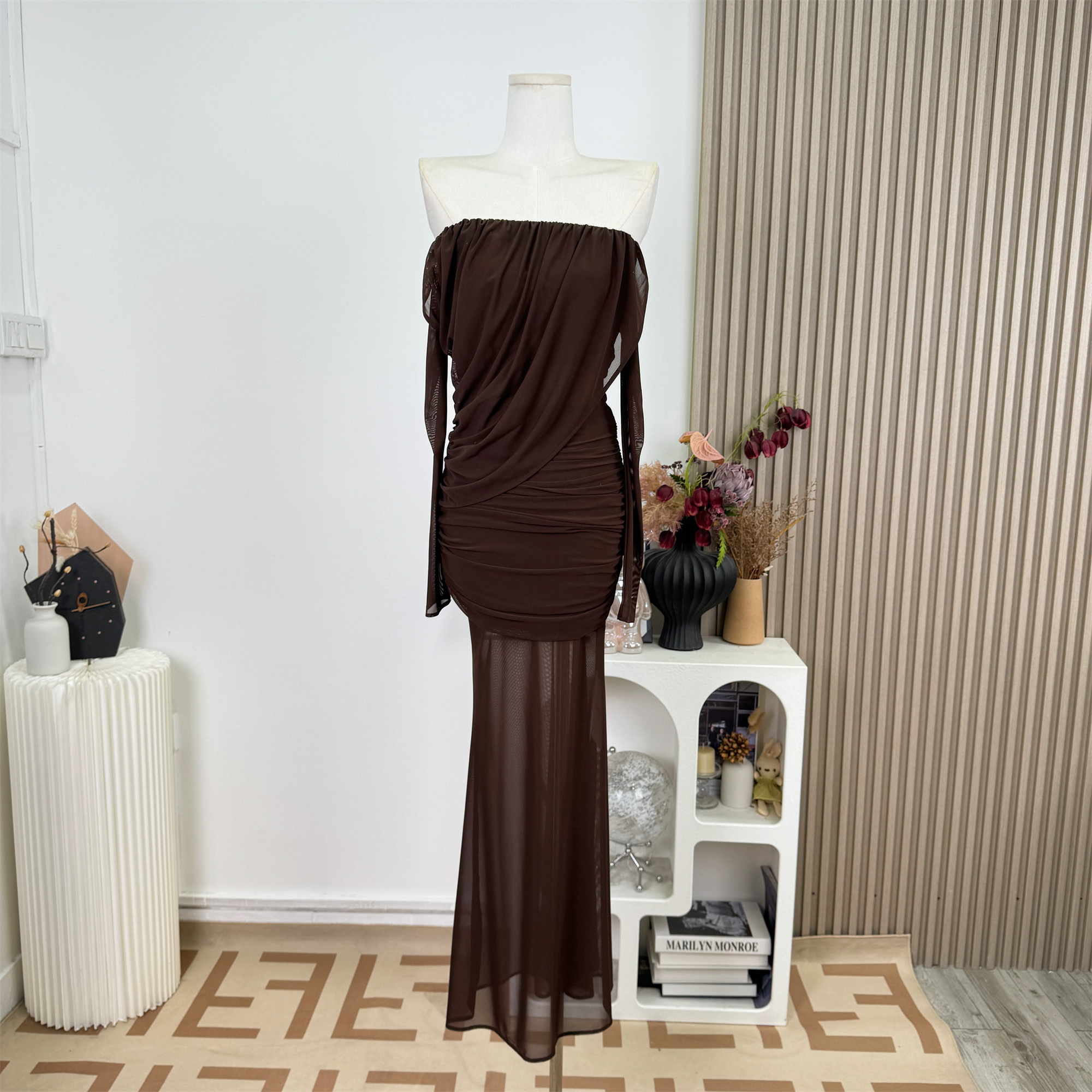 乐简衣库 月影轻奢气质长袖一字肩飘逸微透长款连衣裙纯欲网纱裙