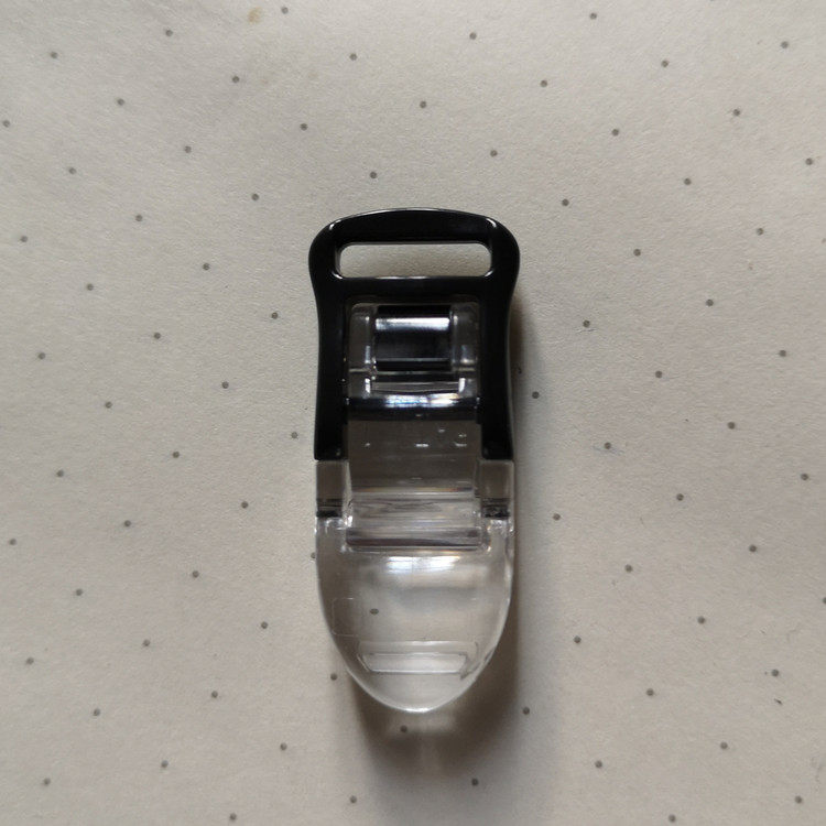 日本进口塑料水晶夹子 鱼夹 迷你尺寸可做奶嘴,帽子防丢夹子