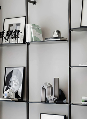 现代极简创意样板间客厅电视柜书