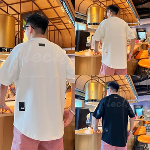 春夏新款休闲短袖男拼接字母设计款时尚潮流休闲个性男生穿搭上衣