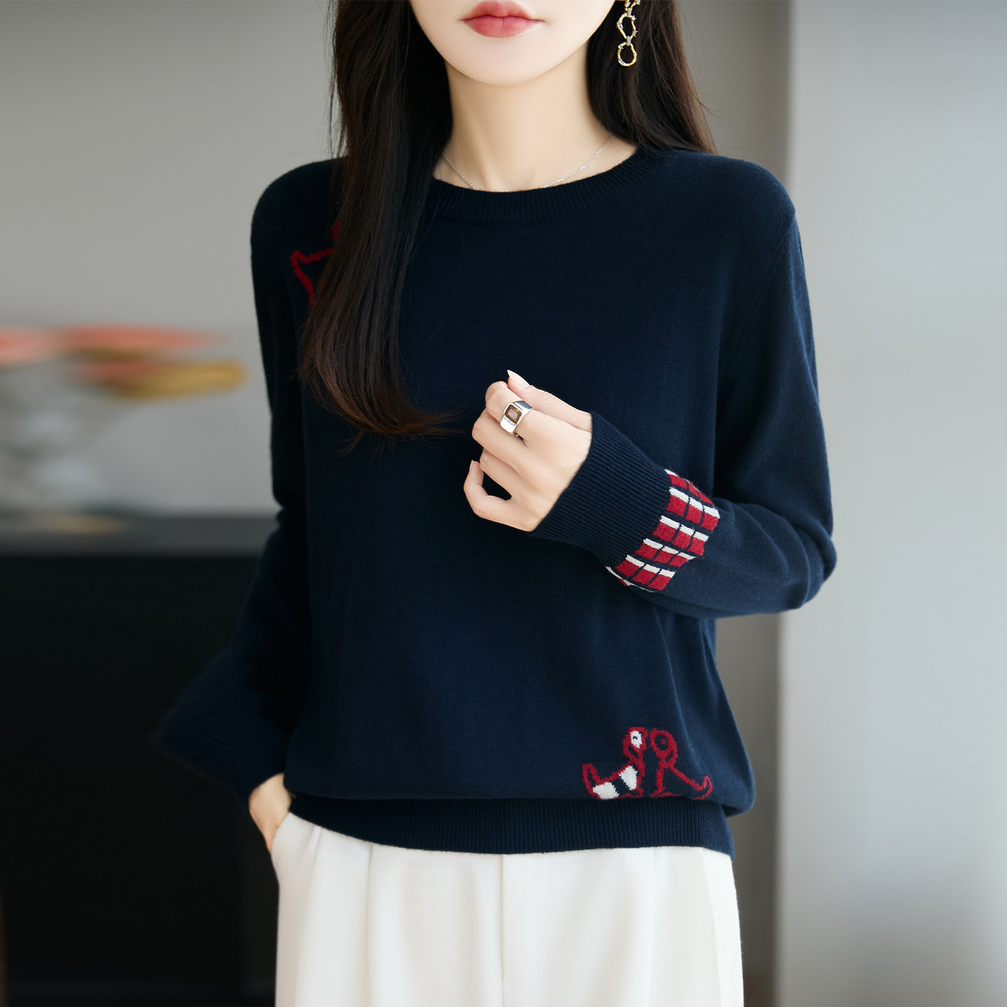 品牌正品春秋新款时尚圆领针织衫女小狗绣花羊毛衫宽松显瘦打底衫