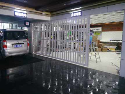 PVC折叠门洗车房隔断4s店美容车间工位防水商场店铺简易推拉门