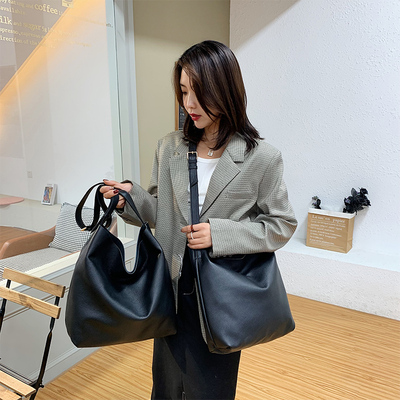 牛皮斜挎通勤包大容量托特包
