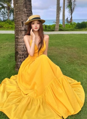 入夏INSUMMER 2026新品度假风芒果黄露背吊带连衣裙 自带胸垫长裙