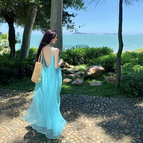 法式浪漫风度假吊带连衣裙女蓝绿色长裙收腰裙摆度假风穿搭