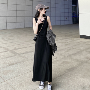 黑色莫代尔吊带连衣裙女2026春夏季新款打底背心裙显瘦长裙小黑裙
