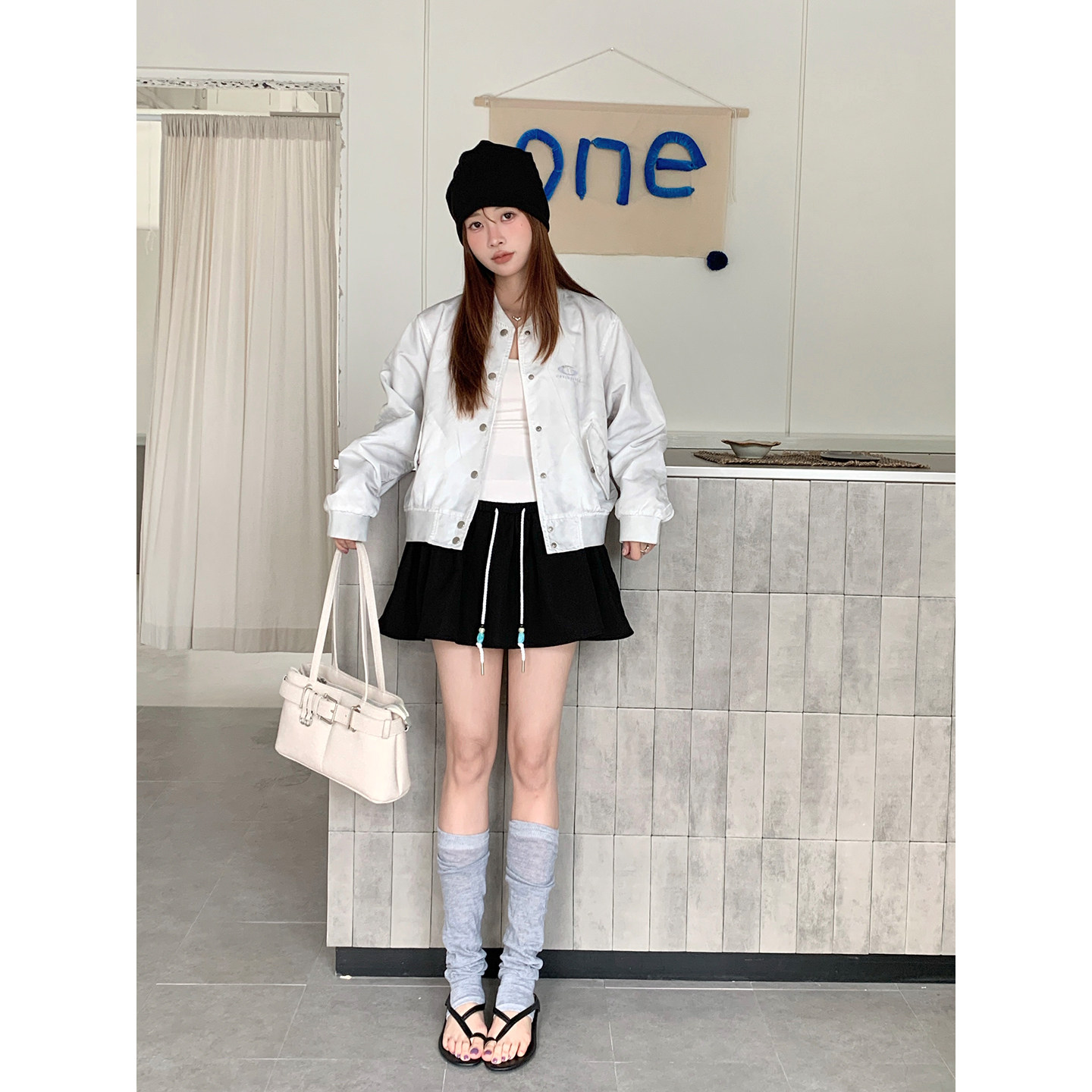 白色刺绣棒球服女立领单排扣宽松甜酷轻辣风短款飞行夹克外套