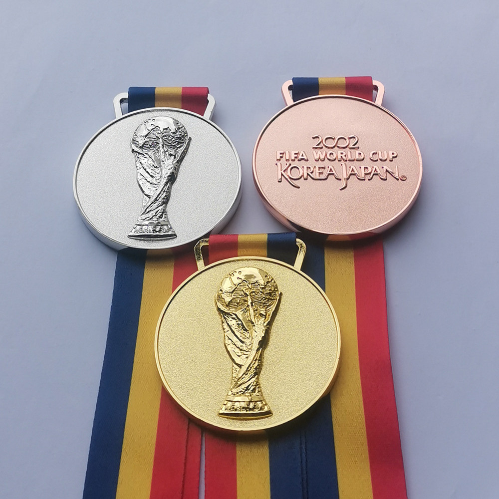 世界杯奖牌模型2006意大利2022巴西大罗纳尔多球迷金银铜纪念品