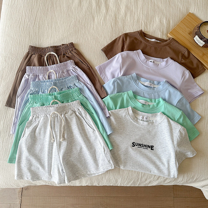 宝宝夏季套装2026男女童纯棉短袖短裤字母印花休闲糖果色两件套潮