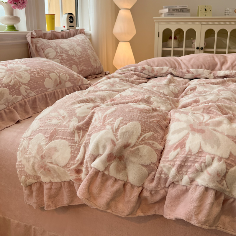 公主风5D立体雕花牛奶绒四件套