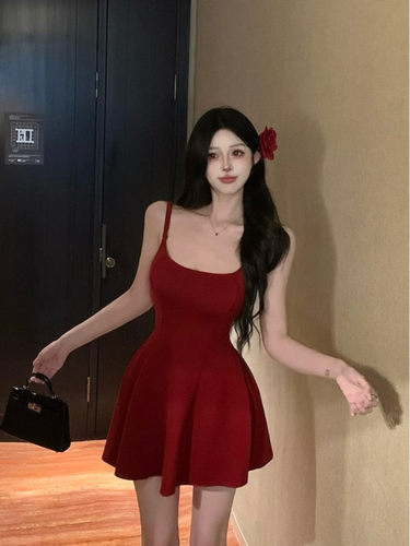纯欲收腰a字性感吊带连衣裙女夏