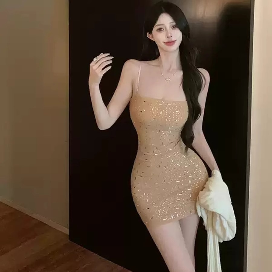 亮闪闪水钻吊带连衣裙女夏季纯欲性感收腰短裙显身材紧身包臀裙子
