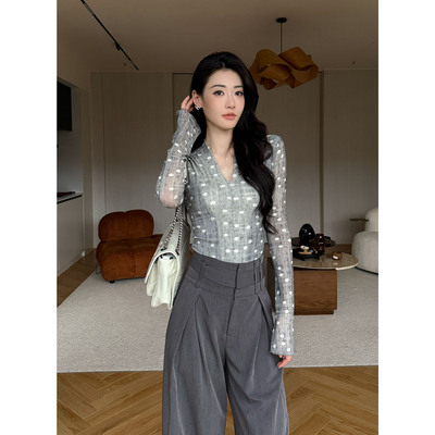 纪金其秋季长袖v领上衣