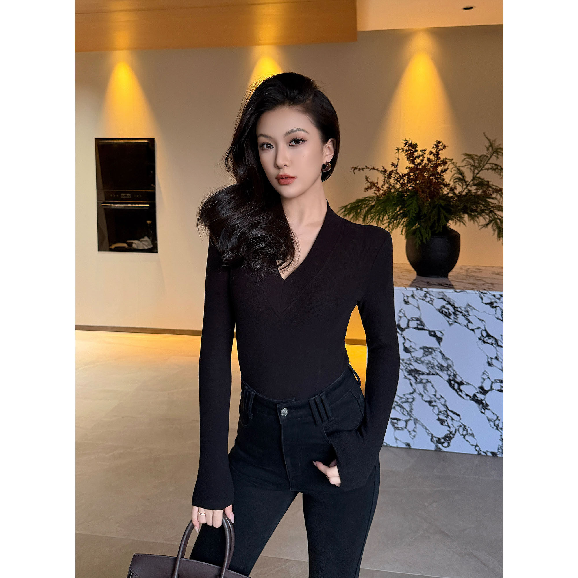 JIJINQI秋冬长袖v领黑色上衣女