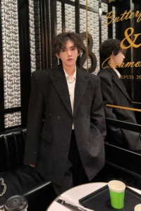 C316 XZ835 P138春装新款时尚亮片西服修身西装短款外套高级男图片