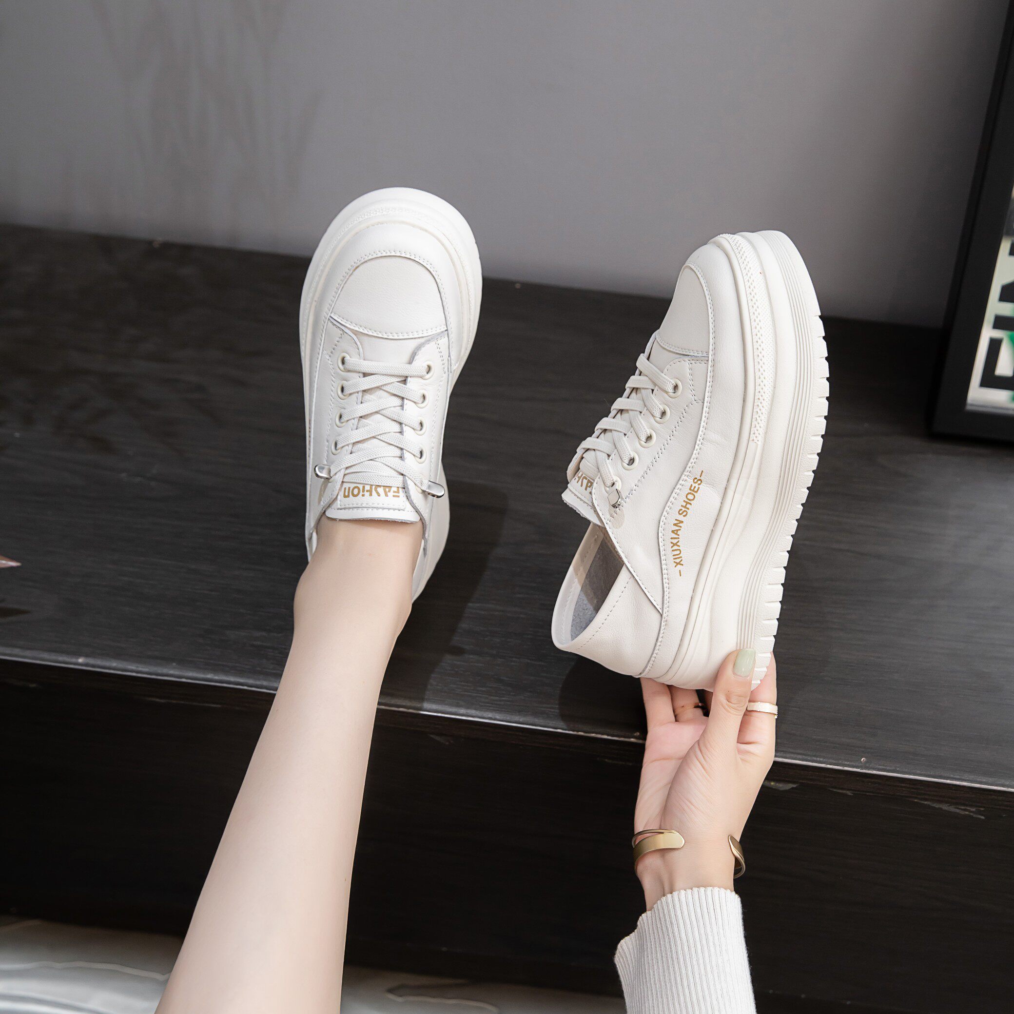 时尚厚底真皮小白鞋女2026春款韩版百搭一脚蹬增高休闲运动鞋板鞋