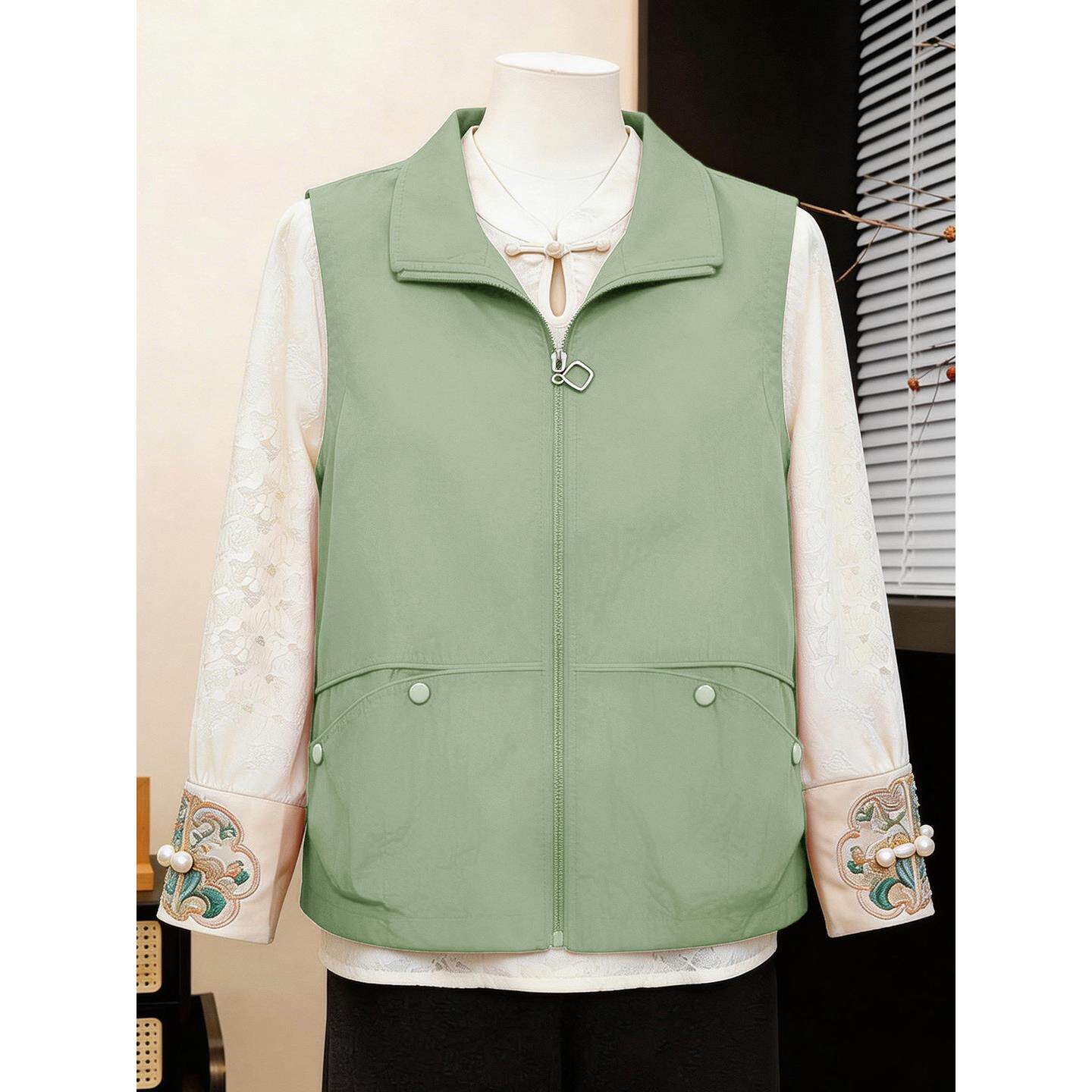 休闲马甲女短款2026春秋宽松大码中老年妈妈背心坎肩外穿薄款马甲