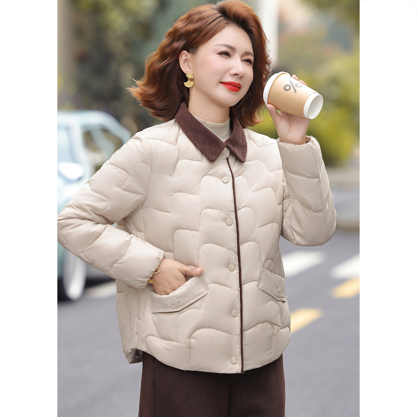 妈妈冬装外套2026新款中老年羽绒棉服女款贵夫人秋冬季小棉袄上衣