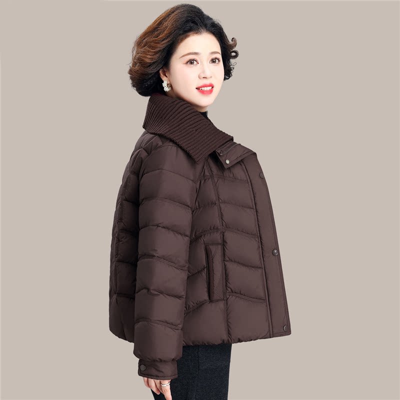 今年流行妈妈冬装连帽短款棉衣外套女中老年加厚保暖减龄棉服棉袄