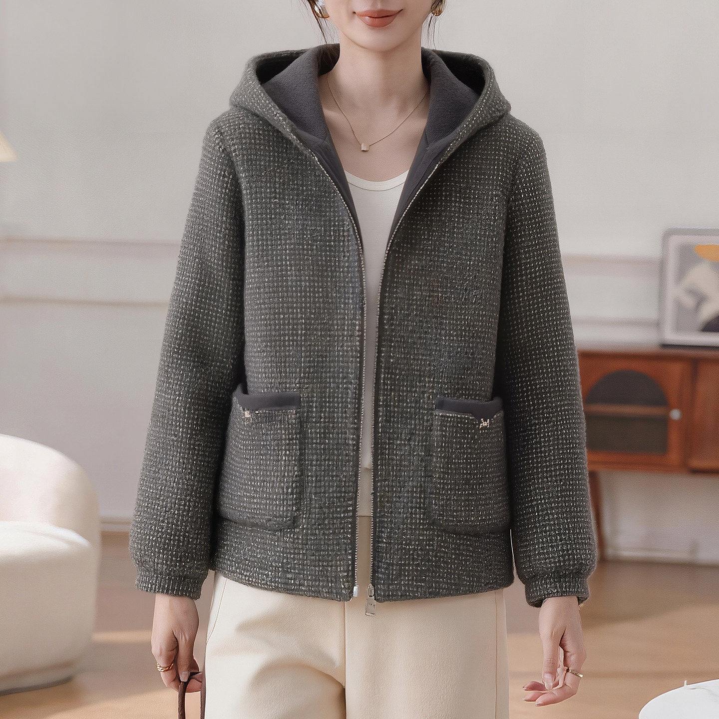 妈妈洋气外套2026新款显年轻中老年人妇女士春秋冬装连帽毛呢上衣