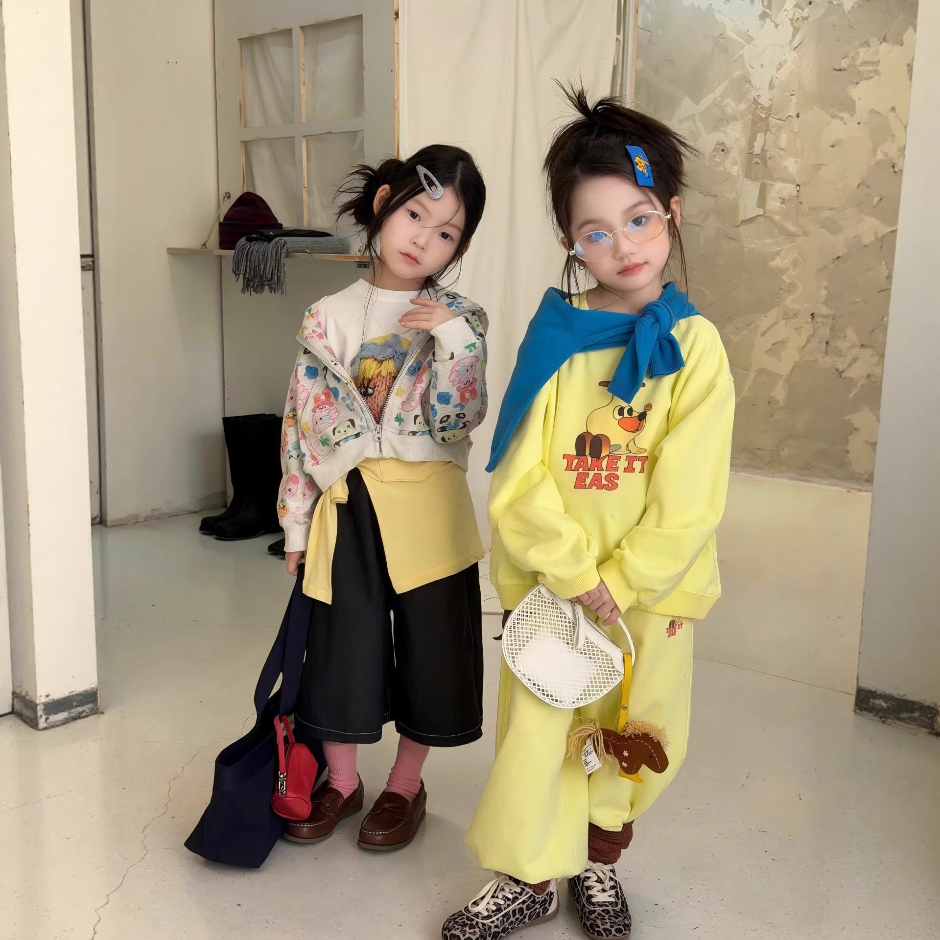 韩国童装26春季新款男童女童卡通卫衣套装连帽外套黑色牛仔裤,童装/婴儿装/亲子装,儿童运动套装,淘宝优惠券,粉丝福利购,淘宝优惠卷