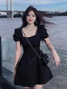 复古方领中长款 赫本风小黑裙女夏季 法式 黑色泡泡袖 新款 连衣裙