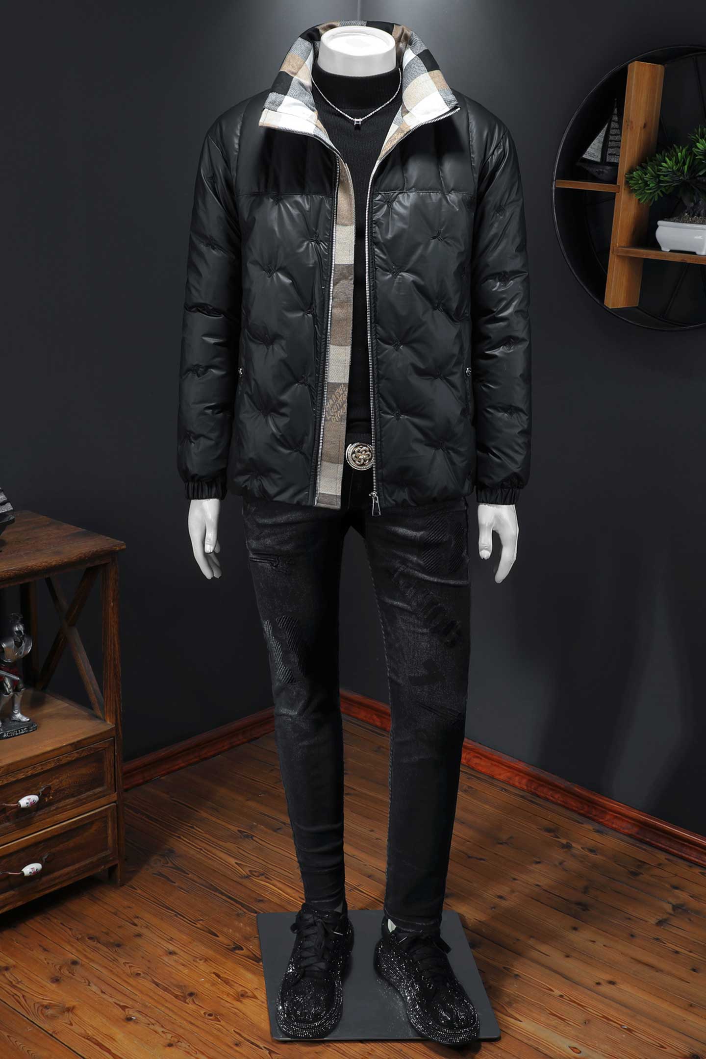 2025秋冬装刺绣90%绒立领羽绒服男钱塘6006-5101-P320假模图,男装羽绒服,钱塘6006(原3029)
