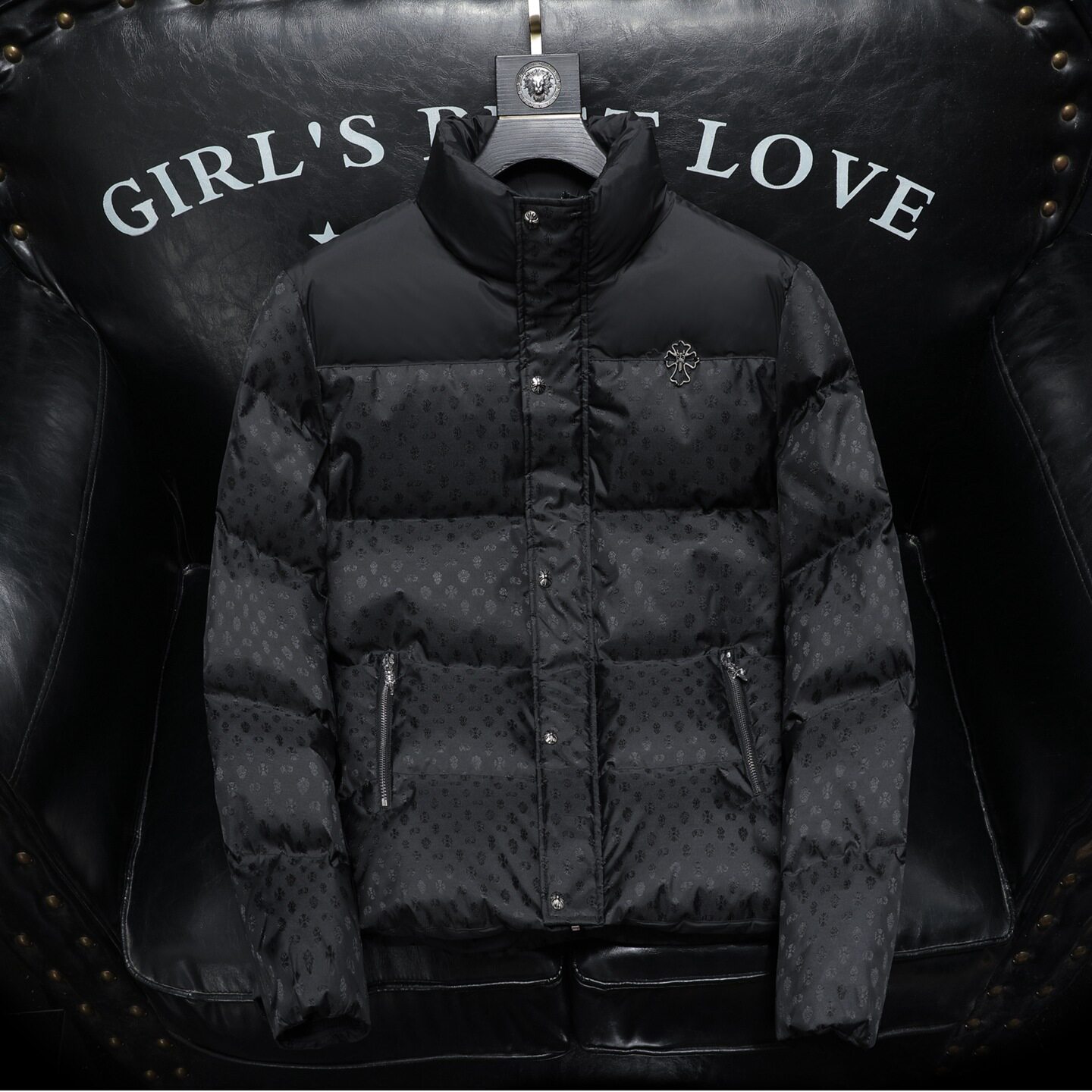 2025秋冬装刺绣90%绒立领羽绒服男钱塘6006-5115-P330沙发图,男装羽绒服,钱塘6006(原3029)