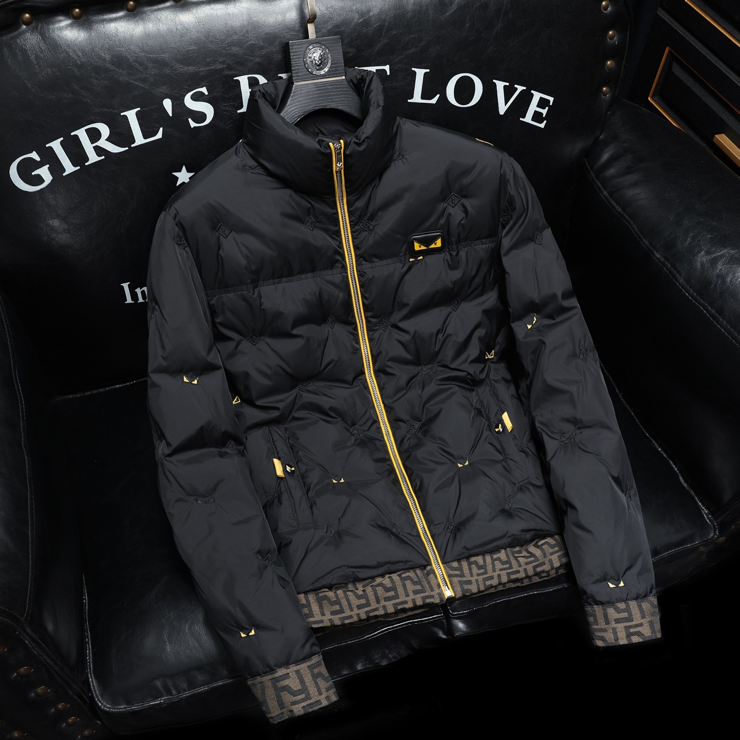 2025秋冬装刺绣90%绒立领羽绒服男 钱塘6006-5108-P320 沙发图图片