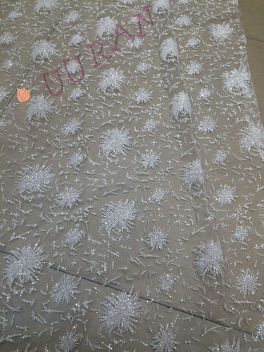 白色网纱布料婚纱礼服定制面料