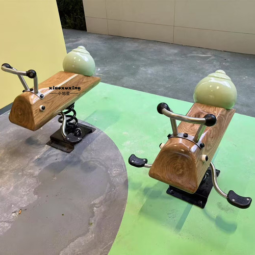 户外木质造型弹簧摇摇乐 小区架空层幼儿园景区儿童卡通蜗牛摇马