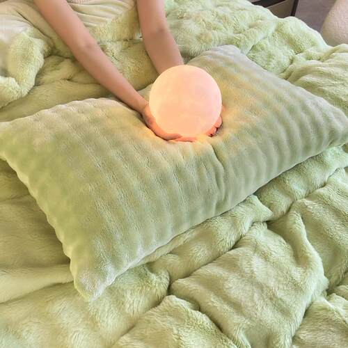卡通牛奶绒枕套冬季加厚
