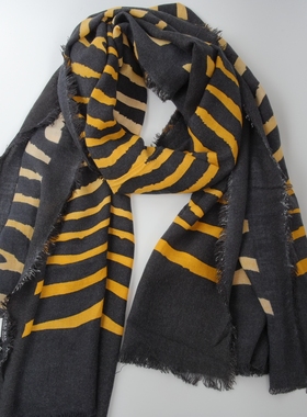 Z家姜黄色渐变斑马纹柔软舒适围巾日常出游拍照简约长款高级感
