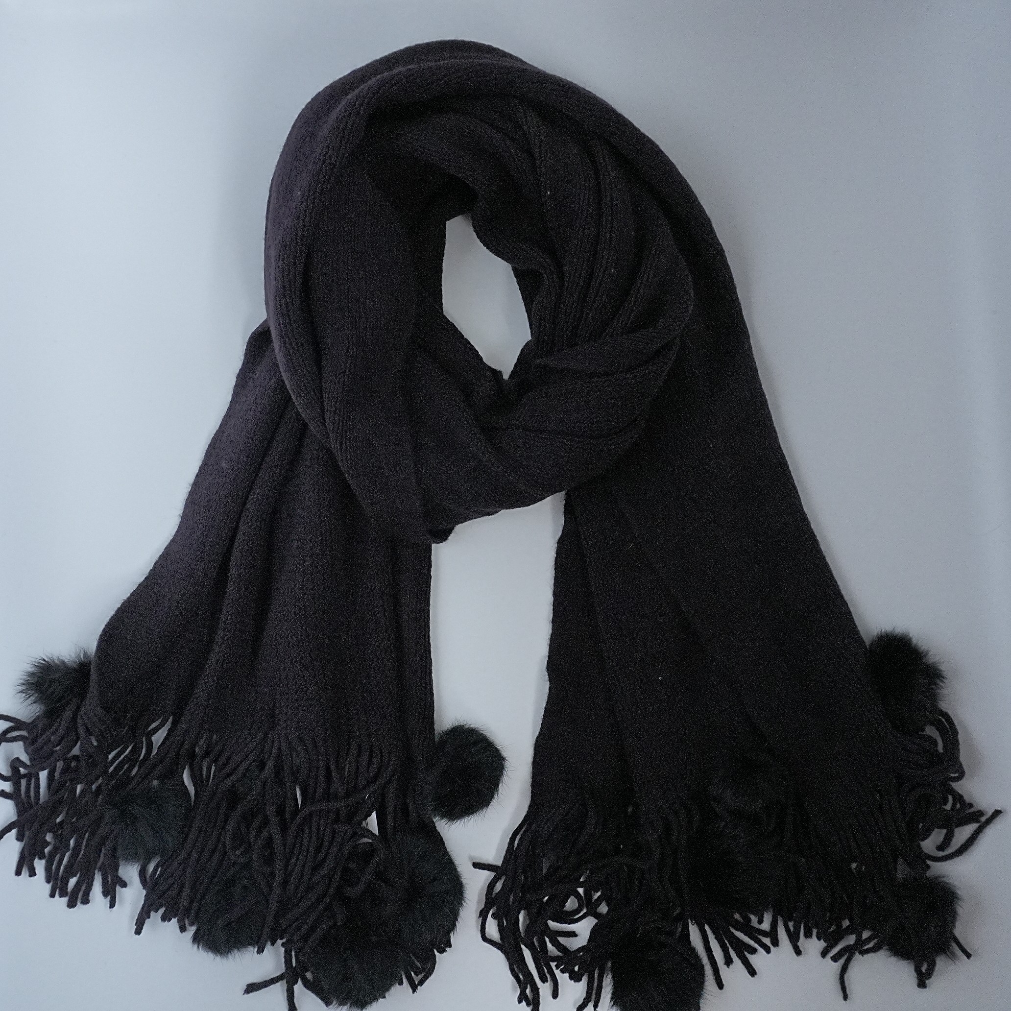 黑色兔毛毛球流苏冬季围巾保暖舒适百搭纯色毛球装饰披肩