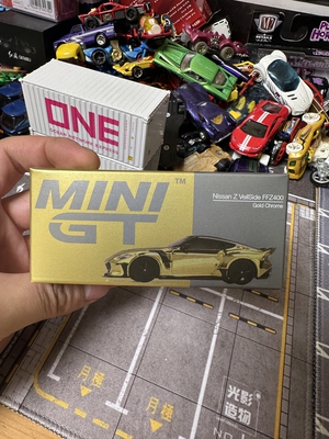 MINIGT 985号 尼桑Z Veilside FFZ400 电镀金 金色