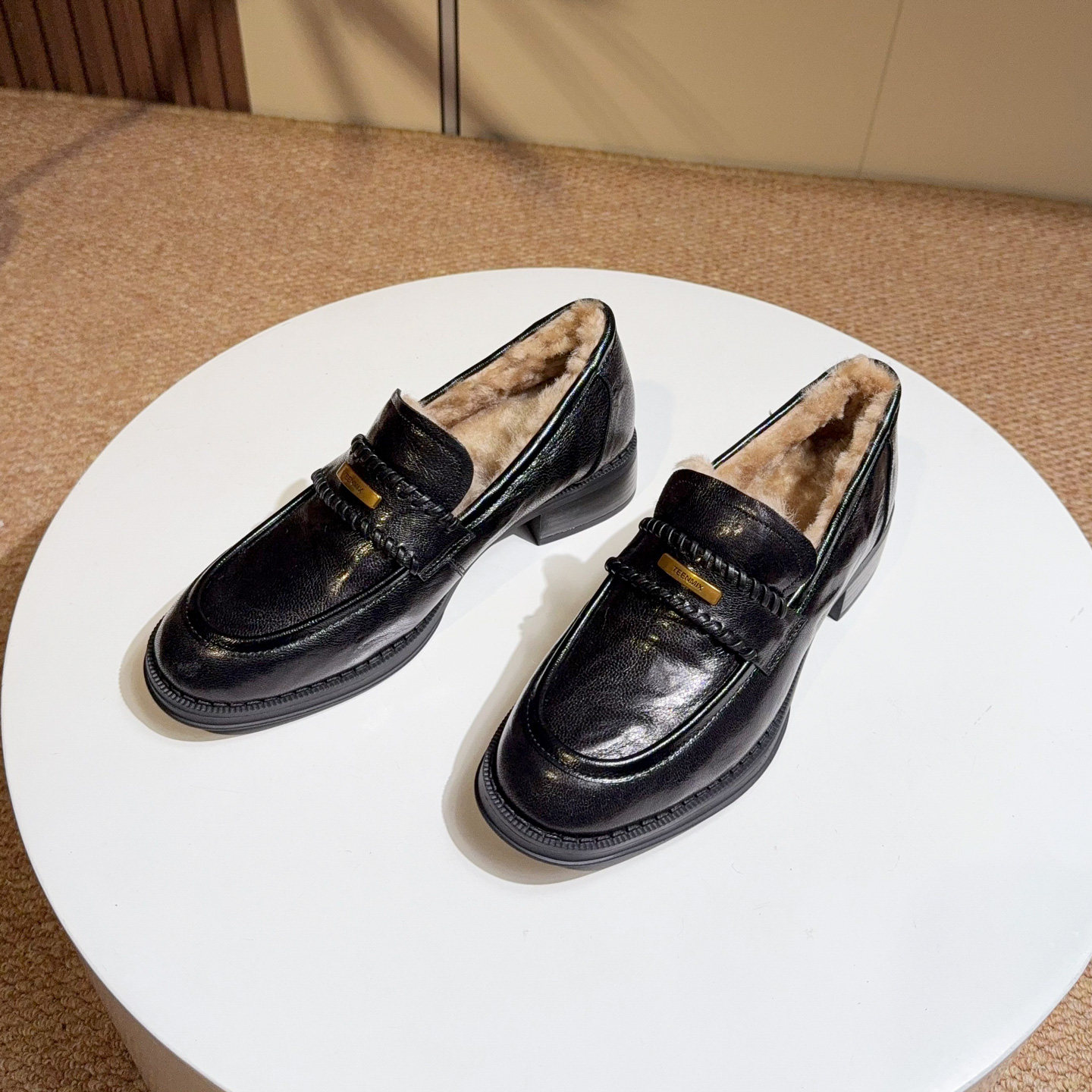 真皮英伦风加绒加厚低跟乐福鞋子女冬季百搭圆头一脚蹬毛毛小皮鞋,女鞋,乐福鞋（豆豆鞋）,淘宝优惠券,粉丝福利购,淘宝优惠卷