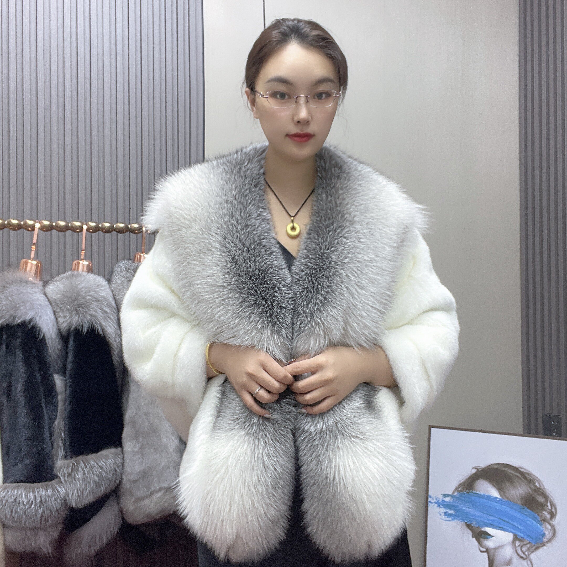 进口小母貂白色自然彩貂时尚大气皮草外套2023年秋冬新款貂皮大衣