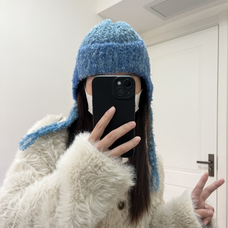 青梅洋气好看的蓝色羊毛飞行帽