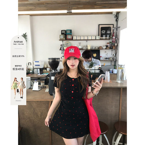 安妮不火恋语织物俏皮感桃心印花连衣裙女微胖大码收腰可爱小裙子